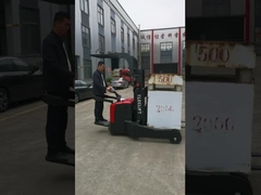 Plaquetteuse de palettes électrique sur terrain accidenté, haute capacité de charge